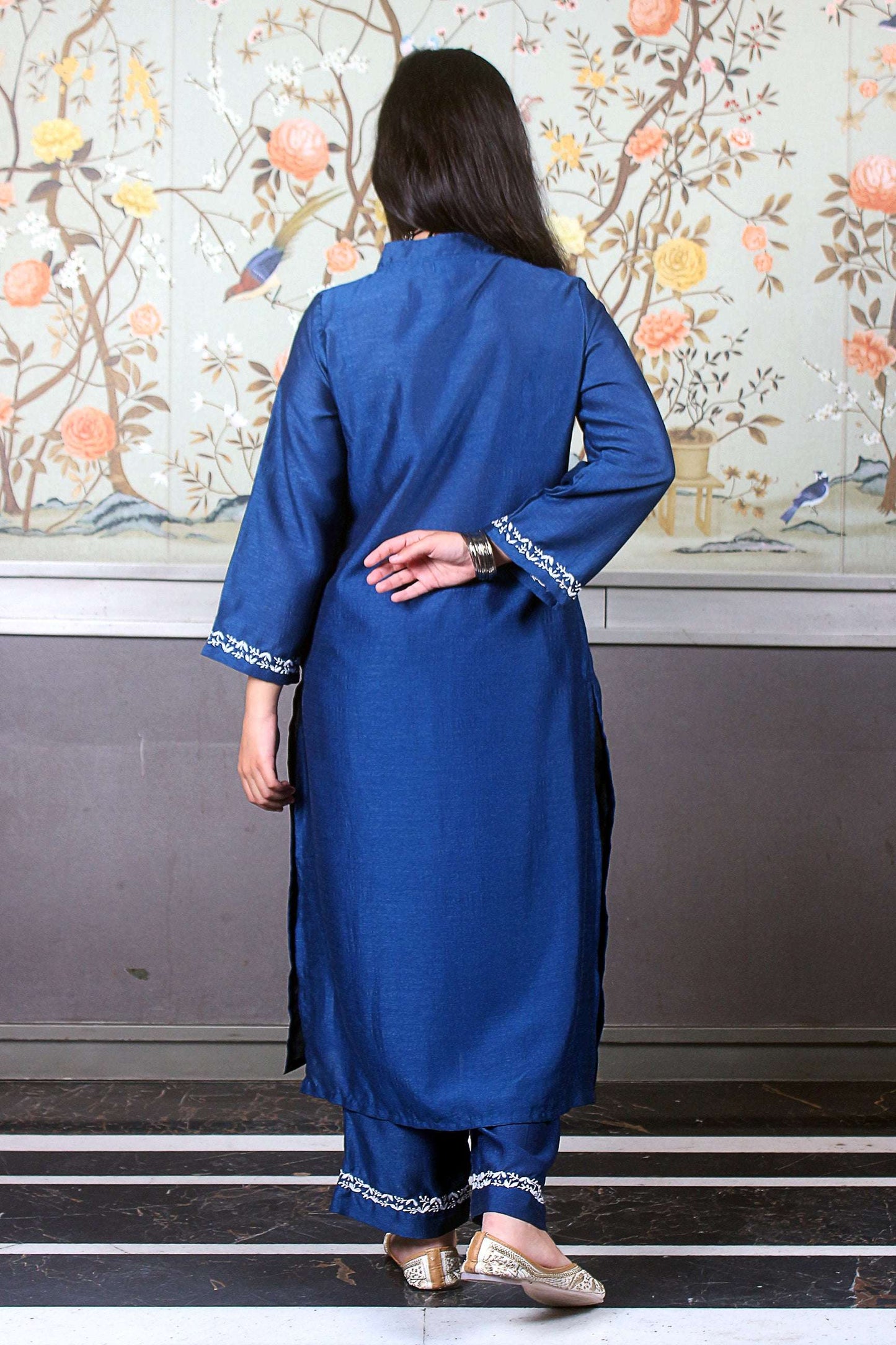 Faizah Blue Chikankari Kurta Set with White Embroidery – V Neck