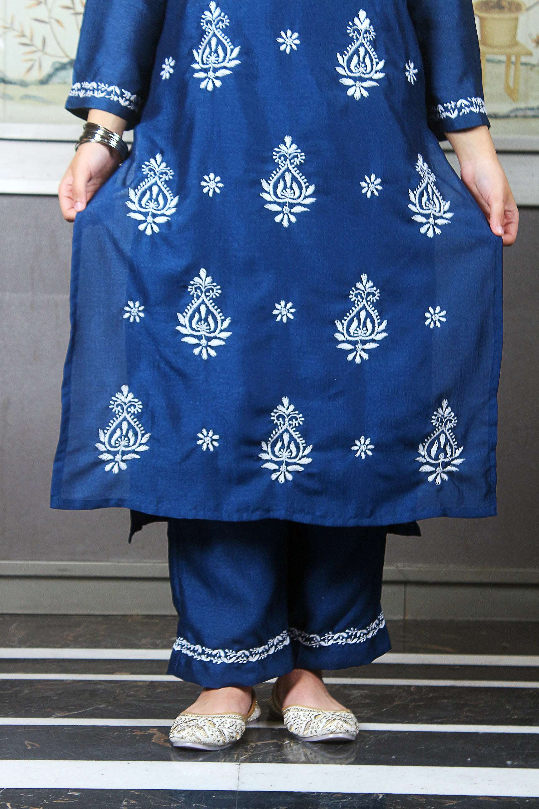 Faizah Blue Chikankari Kurta Set with White Embroidery – V Neck