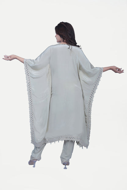 It has a lining as well for utmost ease and seamless wearing experience.