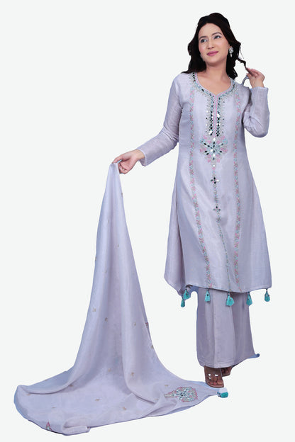 This Kurta set is crafted with premium pure linen