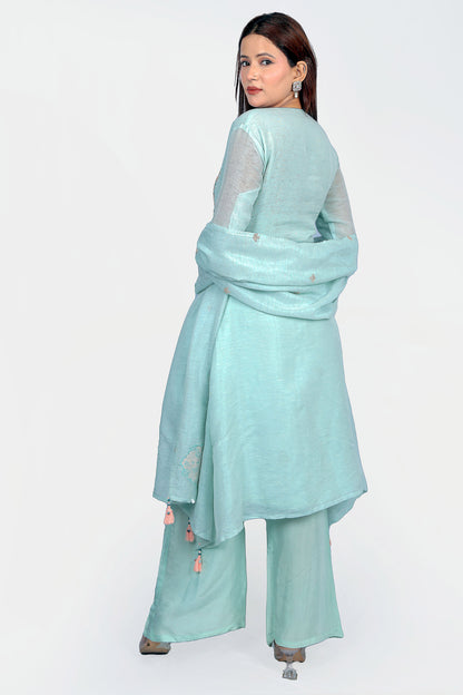 This suit has a hand-embellished that adds a touch of luxury and fun to the ensemble.