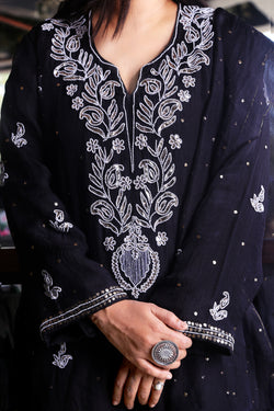 Image of mukaish work kurta set Neck design