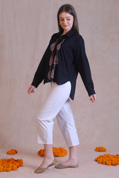 The fabric is opaque and crisp which makes it ideal for official wear.