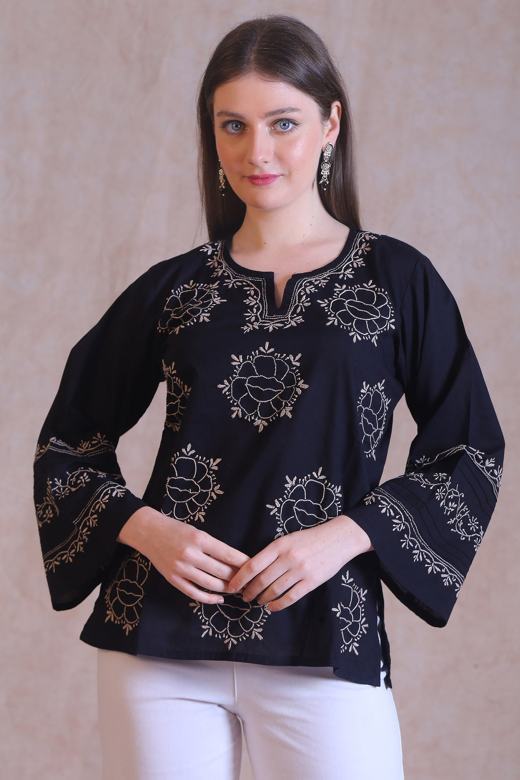 The poplin cotton short Kurta with Black chikankari embroidery 