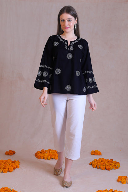 A chic outfit that goes well with Palazzo, Pants or even Denims.