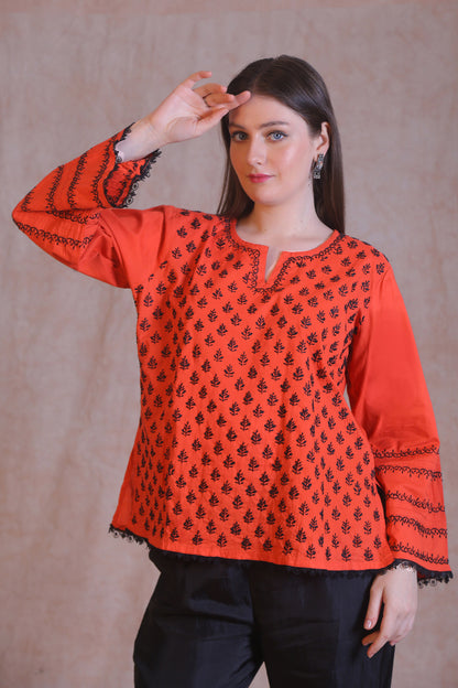 The poplin cotton short Kurta with Black chikankari embroidery 