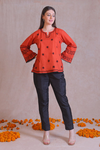 The poplin cotton short Kurta with Black chikankari embroidery 