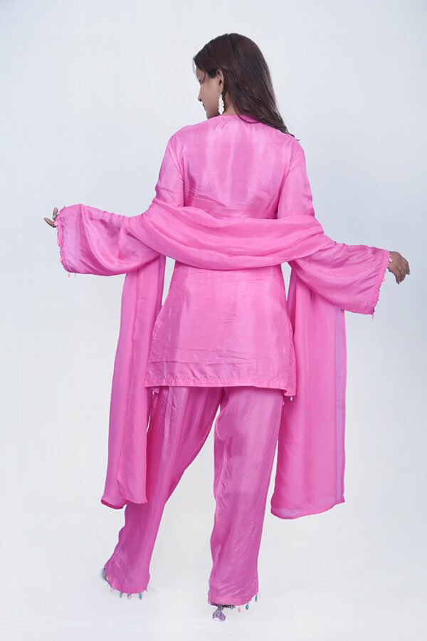 Pink Short Kurta Co-ord Set With Pant And Scarf - Image 3