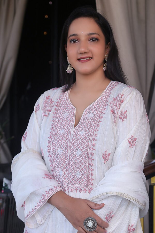 Off-white Chikankari Kurta Set With Delicate Pearl Embellishments. - Image 2