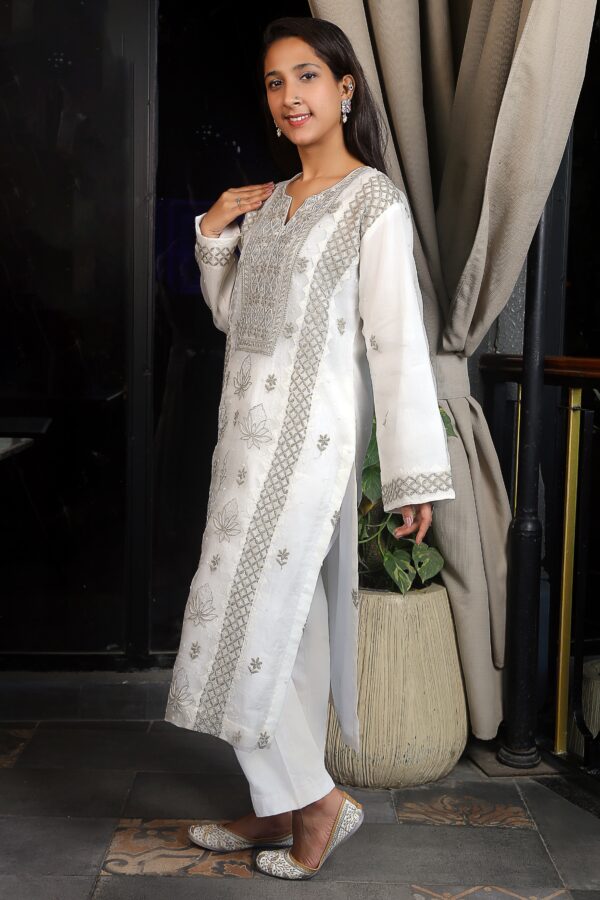 Chikankari Off-White Organza Kurta Set - Image 4