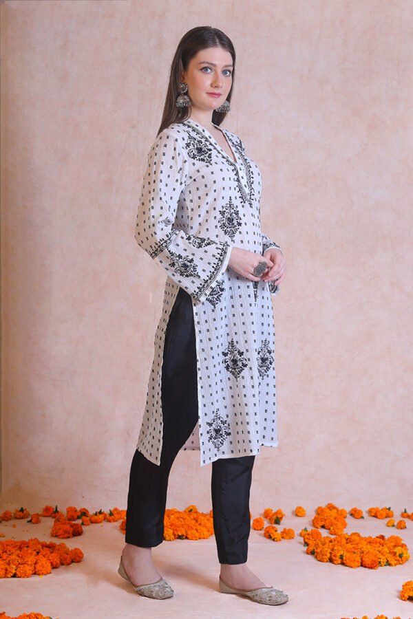 Black And White V-Neck Chikankari Kurta - Image 4